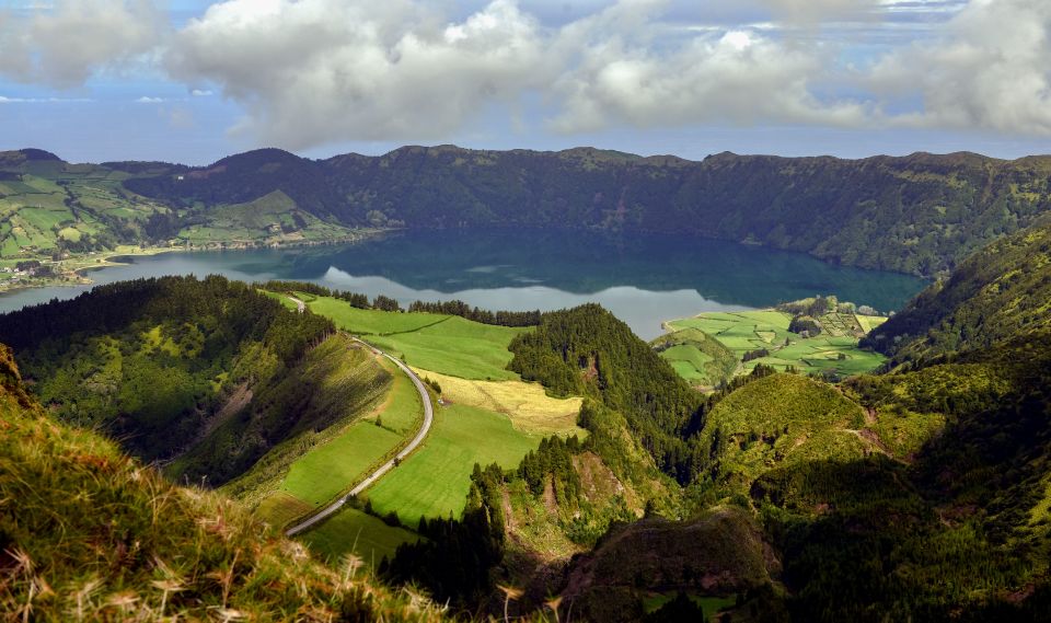 São Miguel Island: Full-Day Sete Cidades Tour - Culinary Experience