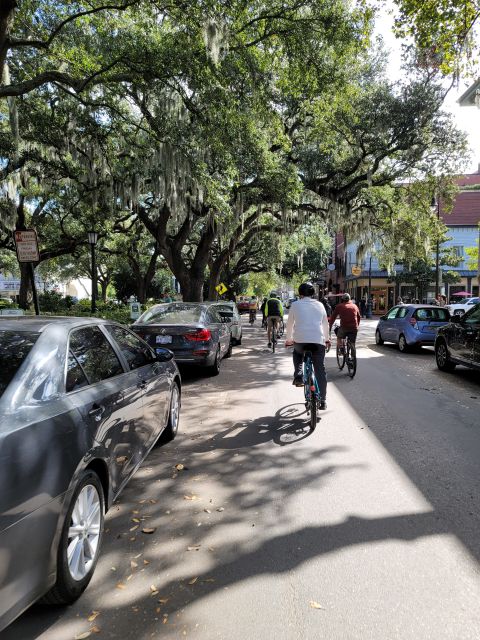 Savannah: Historical Bike Tour With Tour Guide - Included Amenities