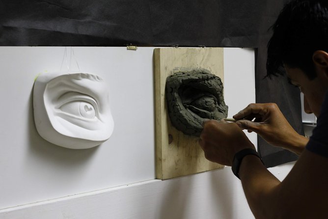 Sculpture Clay Modeling Class in Florence - Instructor Expertise