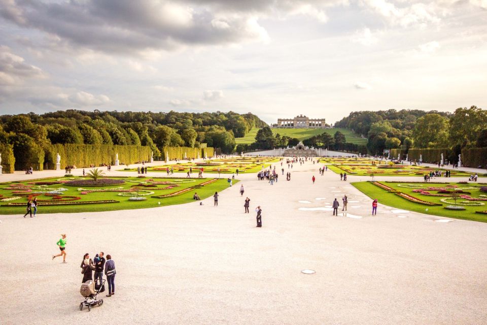 Skip the Line: Schönbrunn Palace & Vienna City Tour - Meeting Point