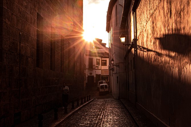 Sunset Walking Tour in Albaicinï¿½ & Sacromonte - Explore Albaicín