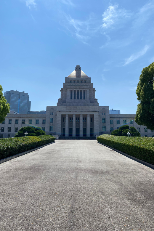 Tameike: Exploring the Heart of Japanese Politics Tour - Hie Shrine Exploration