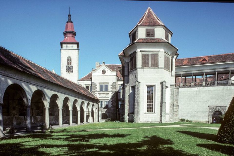 The Painted Ladies of Telč: A Self-Guided Audio Tour - Meeting Point and Logistics