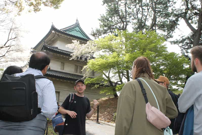 Tokyo: Imperial Palace Historical Walking Tour - Inclusions and Exclusions