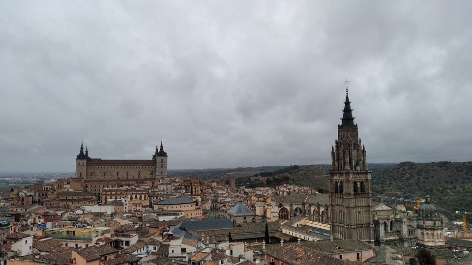 Toledo: Private Walking Tour With 7 Monument Tickets - Customizable Tour Options