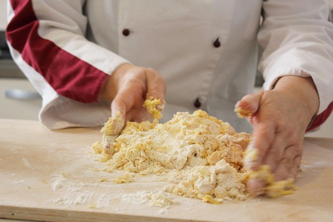 Tuscan Pasta Making Class in Florence With a Local Expert - Sample Tuscan Menu Offerings