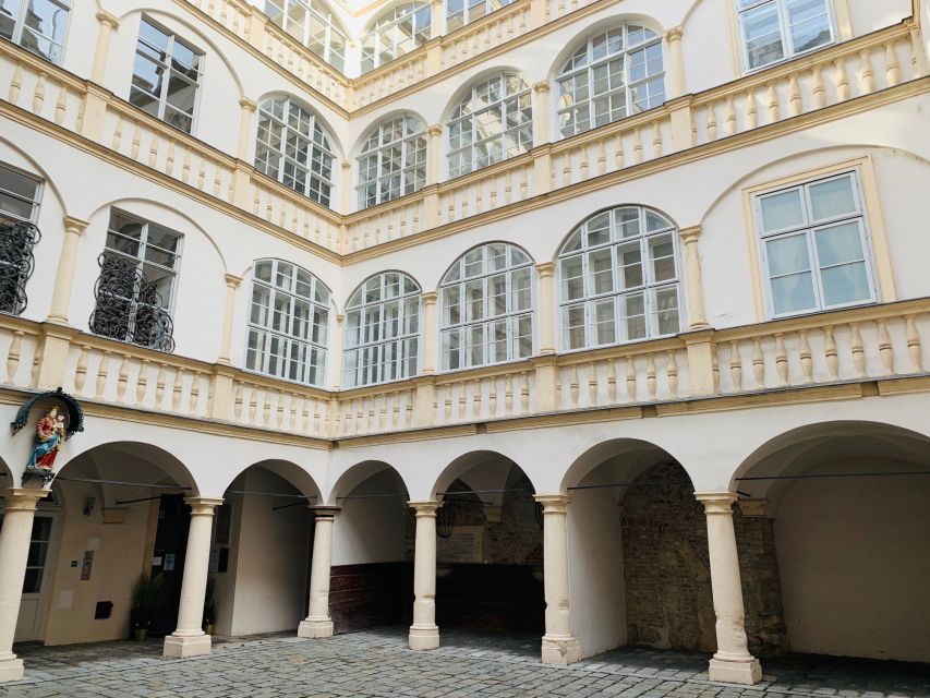 Vienna: Hidden Gems, Secret Courtyards, Legends and Symbols - Secrets of Bäckerstrasse 12