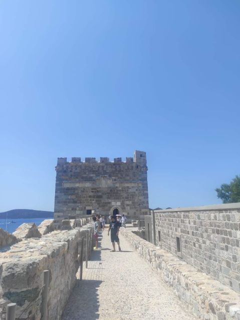 Walking Tour of Halicarnasos & Bodrum St Peters Castle - Visiting Bodrum Castle and Museum