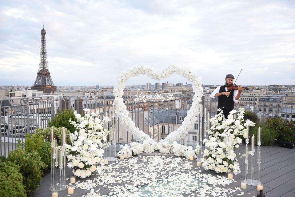 Wedding Proposal on a Parisian Rooftop With 360° View - Proposal Setup