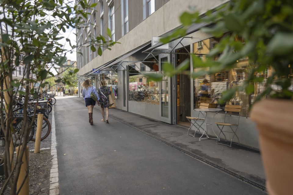 Zurich: City Walking Tour Made in Zurich - Meeting Point and Accessibility