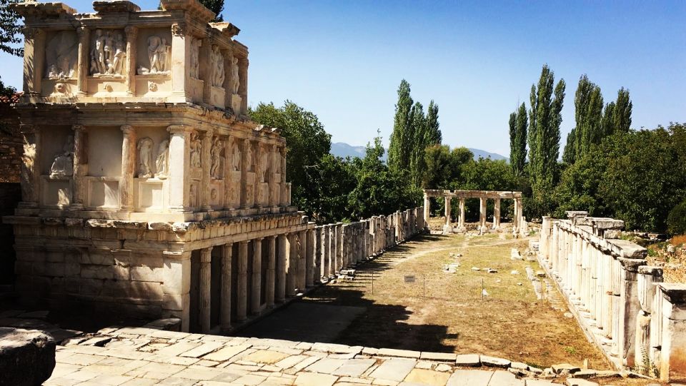 Aphrodisias&Pamukkale Tour With Lunch From Izmir&Kusadasi - Exploring Pamukkale