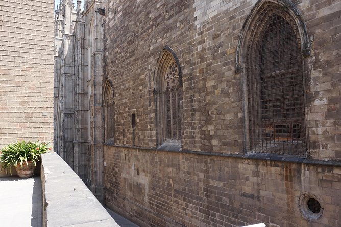 Barcelona, Stories and Legends of the Gothic Quarter, With Tapas. - Tapas and Pintxos in Barcelona