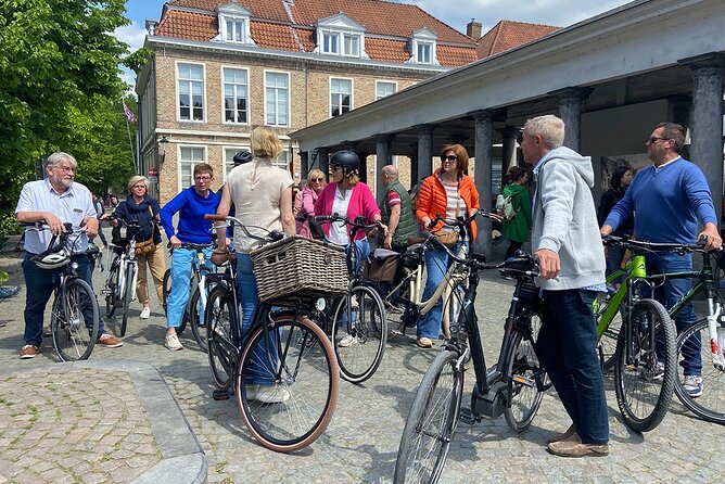 Bruges, Guided Retro Biketour: Highlights and Hidden Gems - Discovering Hidden Gems