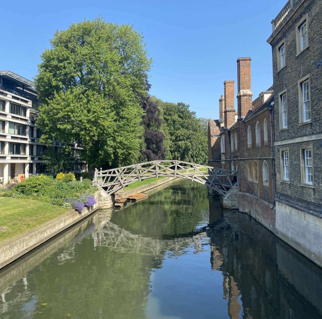 Cambridge: Hidden Histories Self-Guided Smartphone Tour - Iconic Colleges