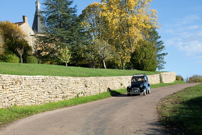 Citroën 2CV Burgundy Rental • Self-Guided Getaway - Self-Guided Getaway