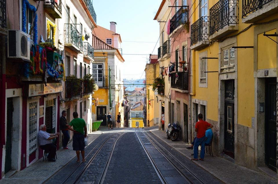 Discover Lisbon: Full Day City Tour - Pastéis De Belém