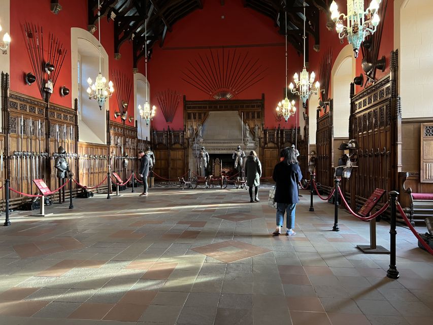 Edinburgh: Private Guided Tour of the Edinburgh Castle - Explore the Prison