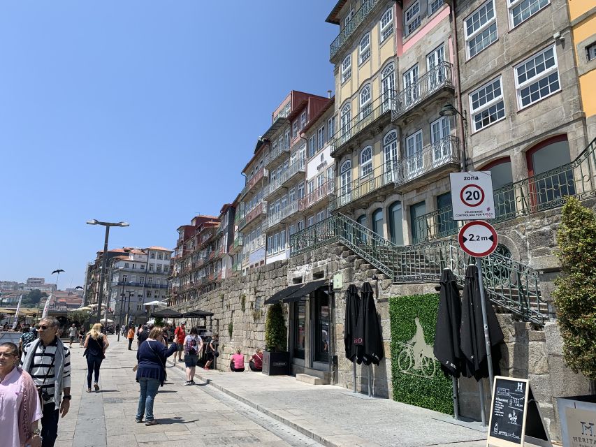 Essential Tour of the Two Banks of the Douro in Porto - Tour Logistics