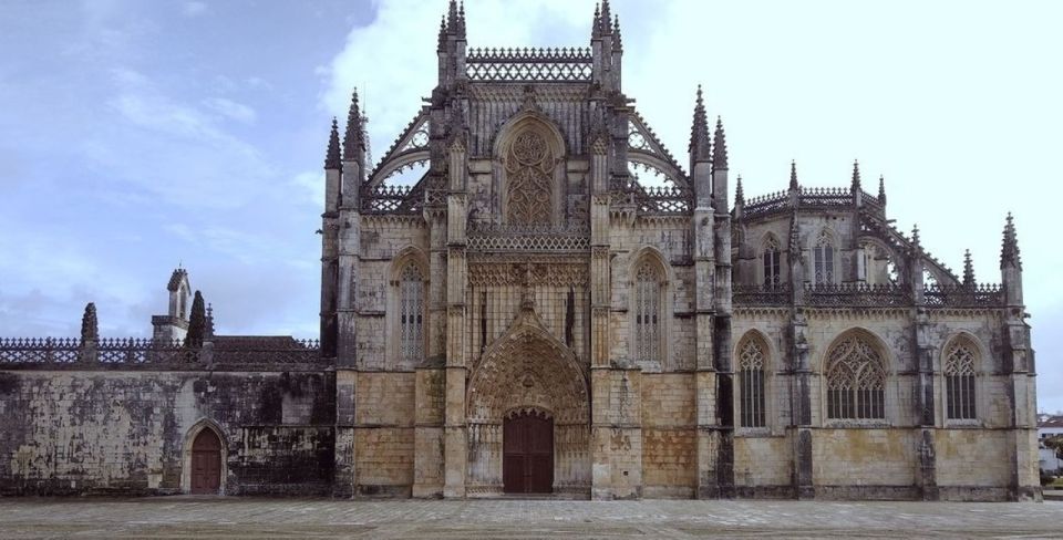 From Lisbon: Tour to Fátima, Batalha, Nazaré, and Óbidos - Visit Batalha Monastery