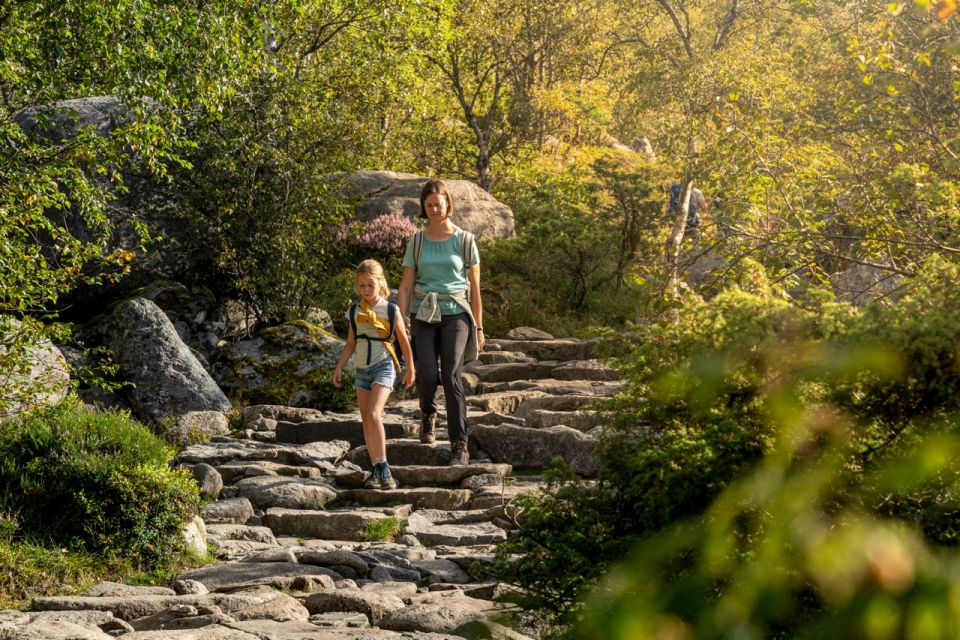 From Stavanger: Pulpit Rock Guided Hike With Pickup - Break Time and Photos