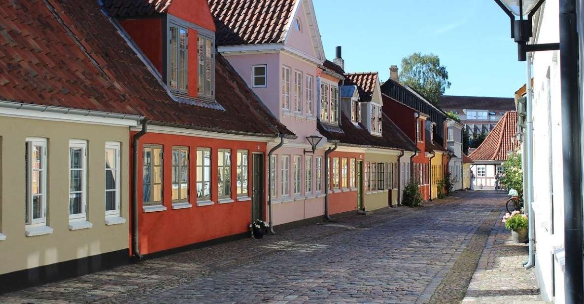 Inspiring Odense - Walking Tour for Couples - Relaxing in the Eventyrhaven Park