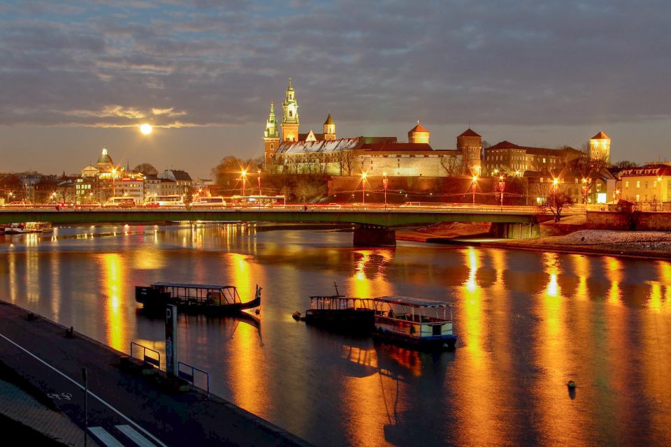 Krakow: Romantic Evening Vistula Cruise With a Glass of Wine - Reservation and Pricing