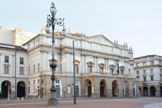 La Scala Theatre and Museum Tour in Milan With Private Guide - Explore the Iconic Opera House