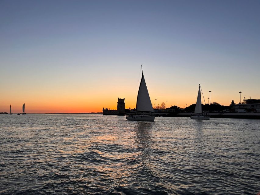 Lisbon: Private Sunset Sailboat Tour With Welcome Drink - Cancellation Policy