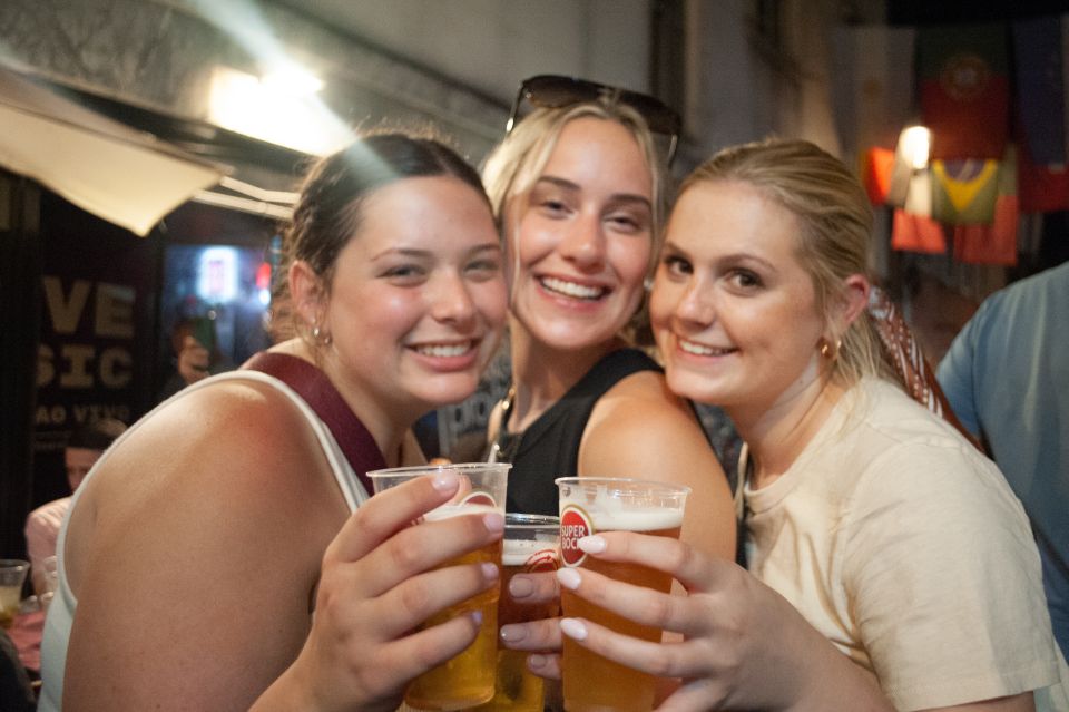 Lisbon Pub Crawl With Free Drinks - Dress Code and Attire