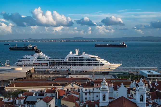 Lisbon Walking Tour With a Photographer - Morning Edition - Cancellation Policy