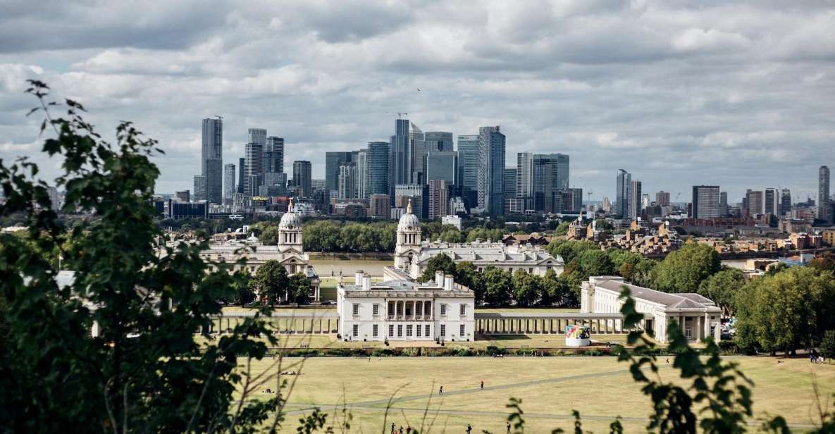 London Greenwich: Fun Puzzle Treasure Hunt to a Pub! - Discover Area Facts and Stories