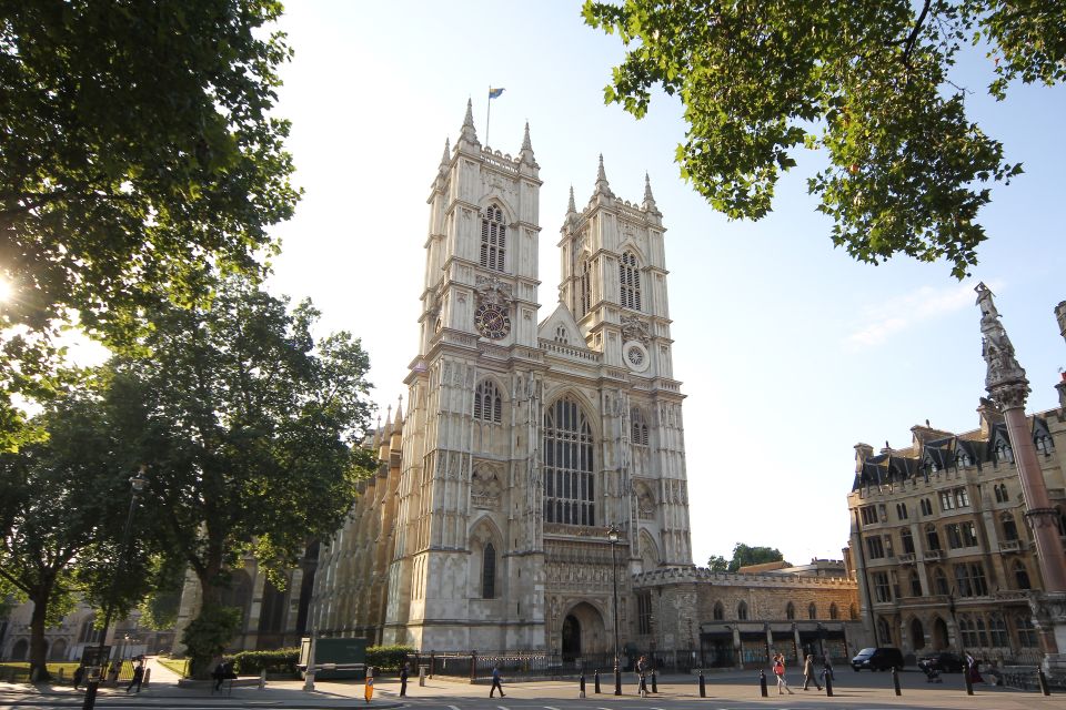 London: Royal Tour With Westminster Abbey & Afternoon Tea - Afternoon Tea at Cellarium Cafe