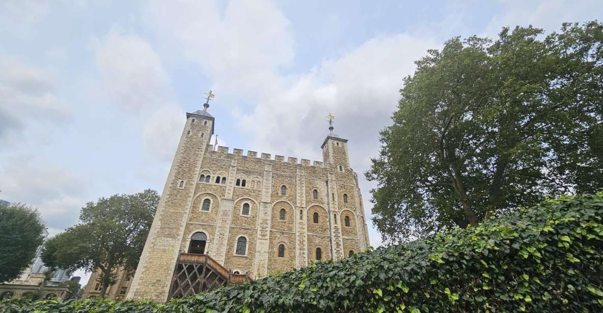 London: Tower of London and Crown Jewels Easy Access Tour - White Tower and Tower Armory