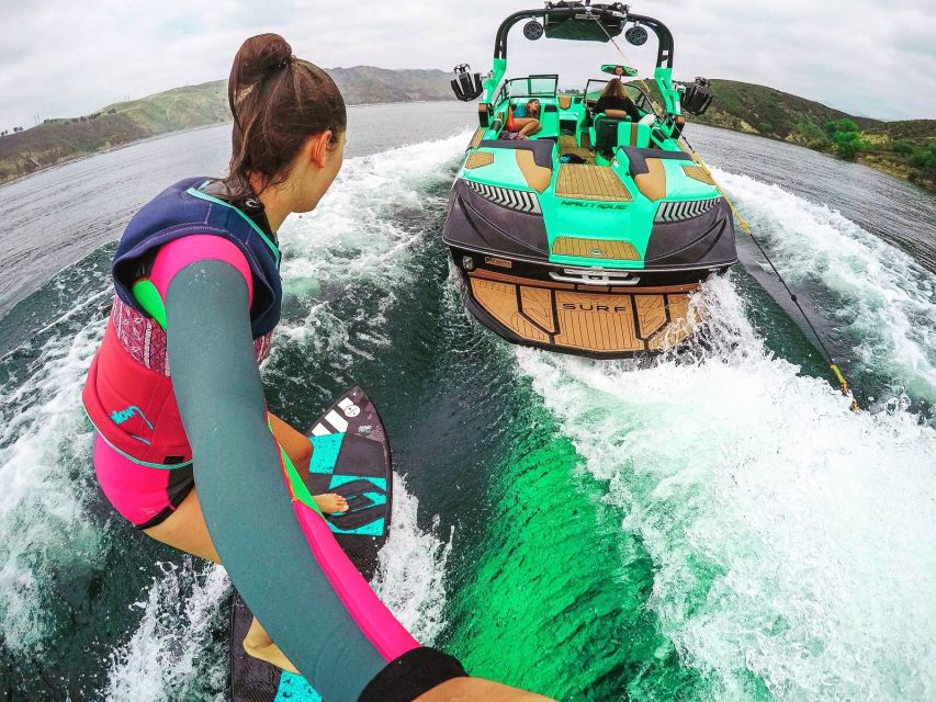 Los Angeles: Wakeboarding, Wakesurfing and Tubing - Duration and Group Size