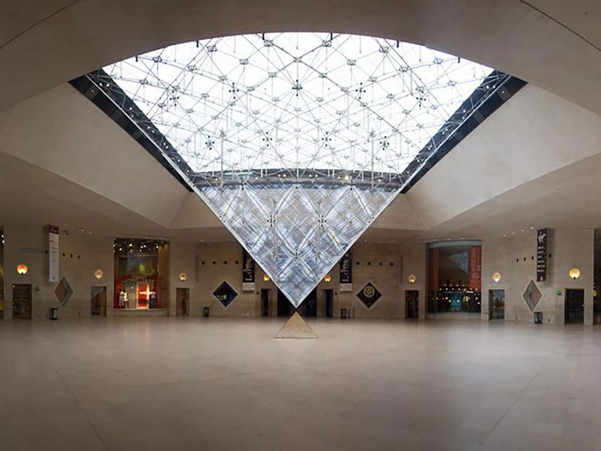 Louvre Museum: Paris Highlights + Mona Lisa Pass - Expert Guides and Memorable Stories