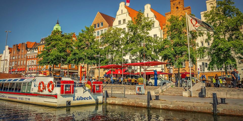 Lübeck: Self-Guided Walking Tour and Scavenger Hunt - Solving Puzzles and Challenges