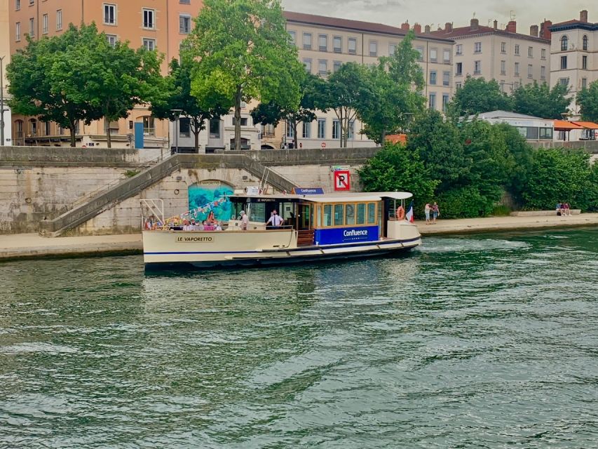 Lyon: Hop-On Hop-Off City Cruise - Arriving and Boarding