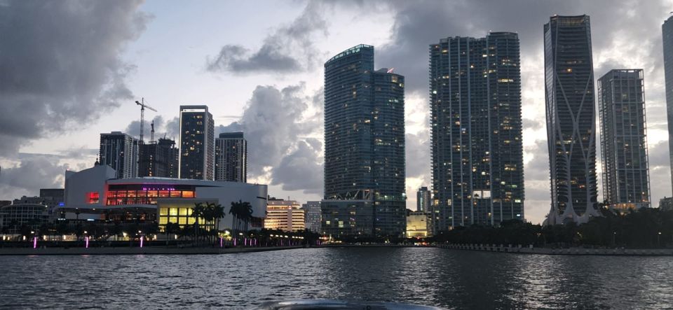 Miami: Biscayne Bay Mansions Sightseeing Cruise - Tour Guide Options