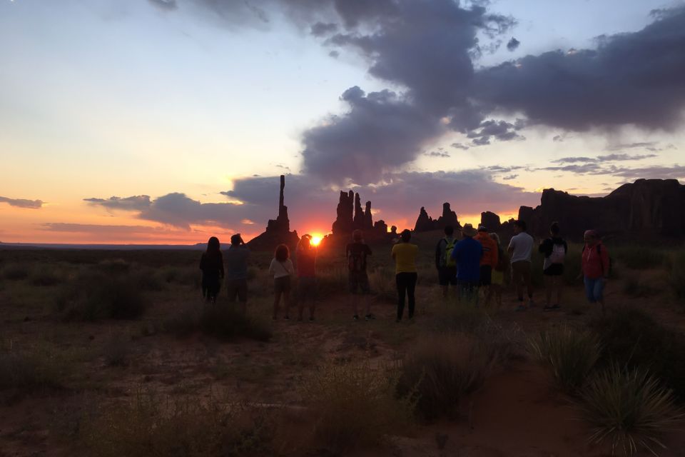 Monument Valley: Sunset Tour With Navajo Guide - Recommendations and Restrictions