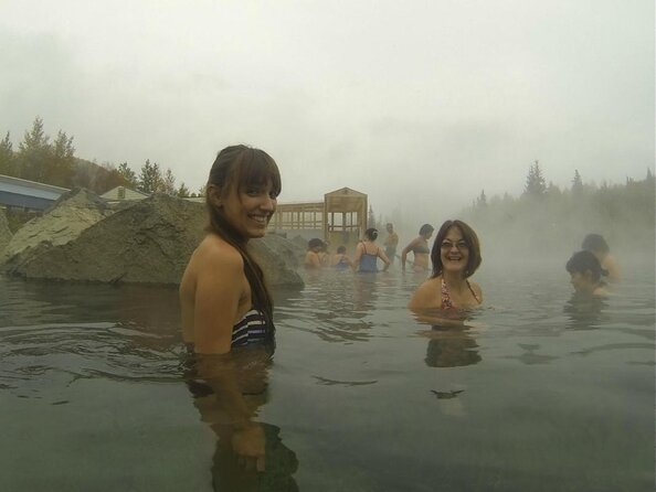 Northern Lights and Chena Hot Springs Tour From Fairbanks - Maximum Tour Size