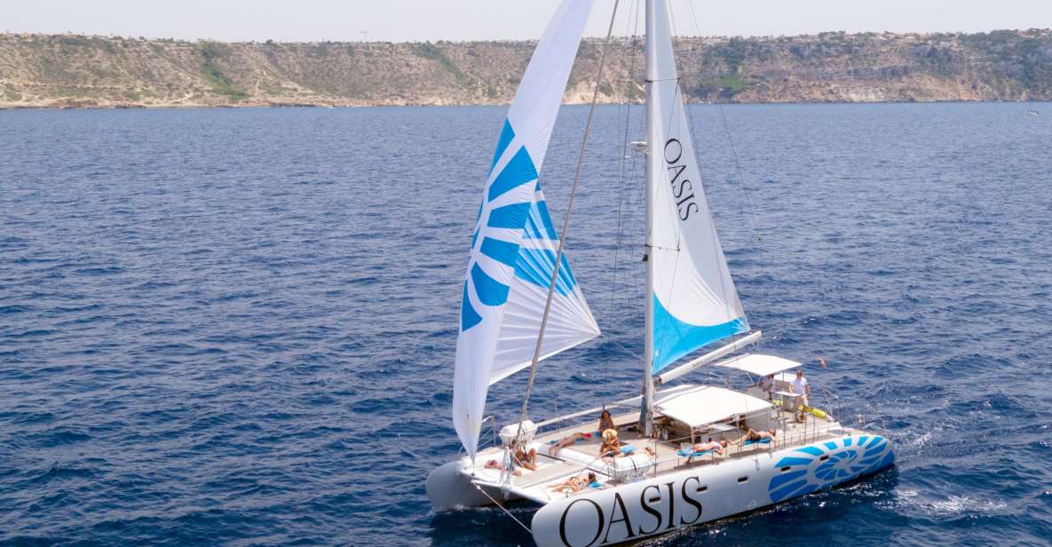 Palma De Mallorca: Deluxe Catamaran Sailing Tour With Meal - Customer Reviews and Ratings