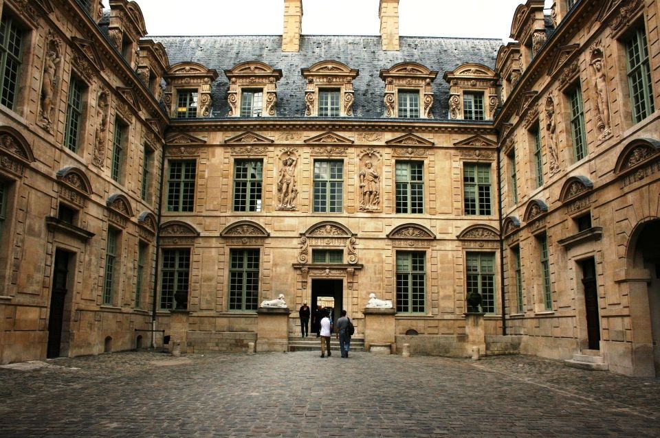 Paris: Le Marais Highlights Guided Small Group Walking Tour - Remnants of Philippe Augustes Wall