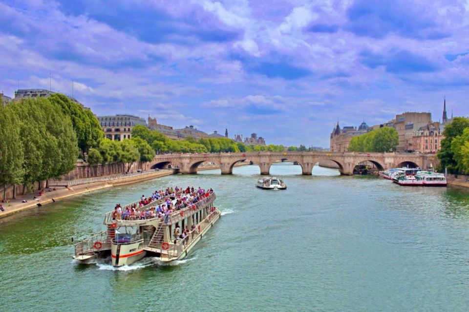 Paris: Morning Seine Cruise With French Breakfast - Languages and Audio Guide