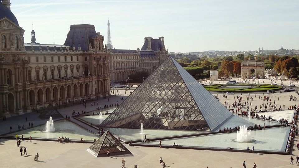 Paris: Tuileries Garden Walking Tour & Louvre Entry Ticket - Meeting Point and Metro Station Information