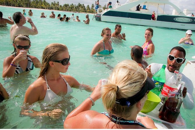 Party Boat in Punta Cana With Drinks and Transportation Included - Group Capacity