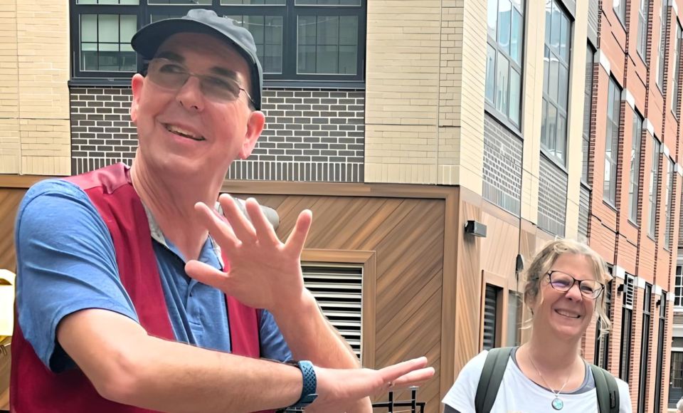 Philadelphia: Comedy Magic Walking Tour With a Guide - Participant Information