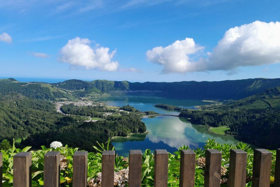 Ponta Delgada: Sete Cidades & Lagoa Do Fogo Full-Day Tour - Santa Barbara Beach Visit