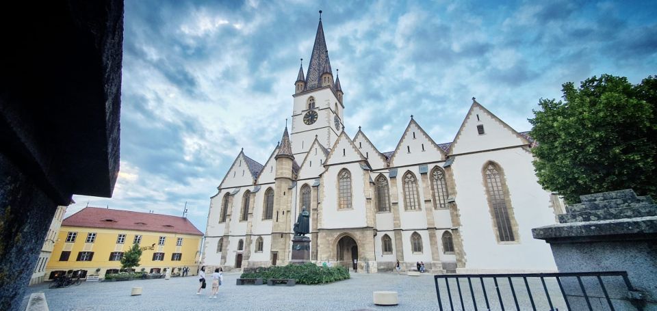 Private 5-Day Tour in Transylvania From Bucharest - Dining and Accommodation