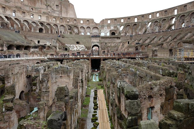 Private Colosseum Roman Forum and Palatine Hill With Pick-Up - Exploring the Colosseum