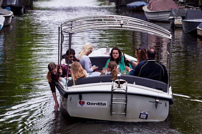 Private Family Tour Through the Small Canals of Amsterdam - Recommendations for Travelers